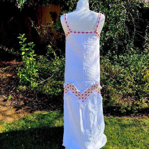 Elegant White Maxi Dress with Colorful Accents( MAX STUDIO LONDON) - Picture 6 of 8